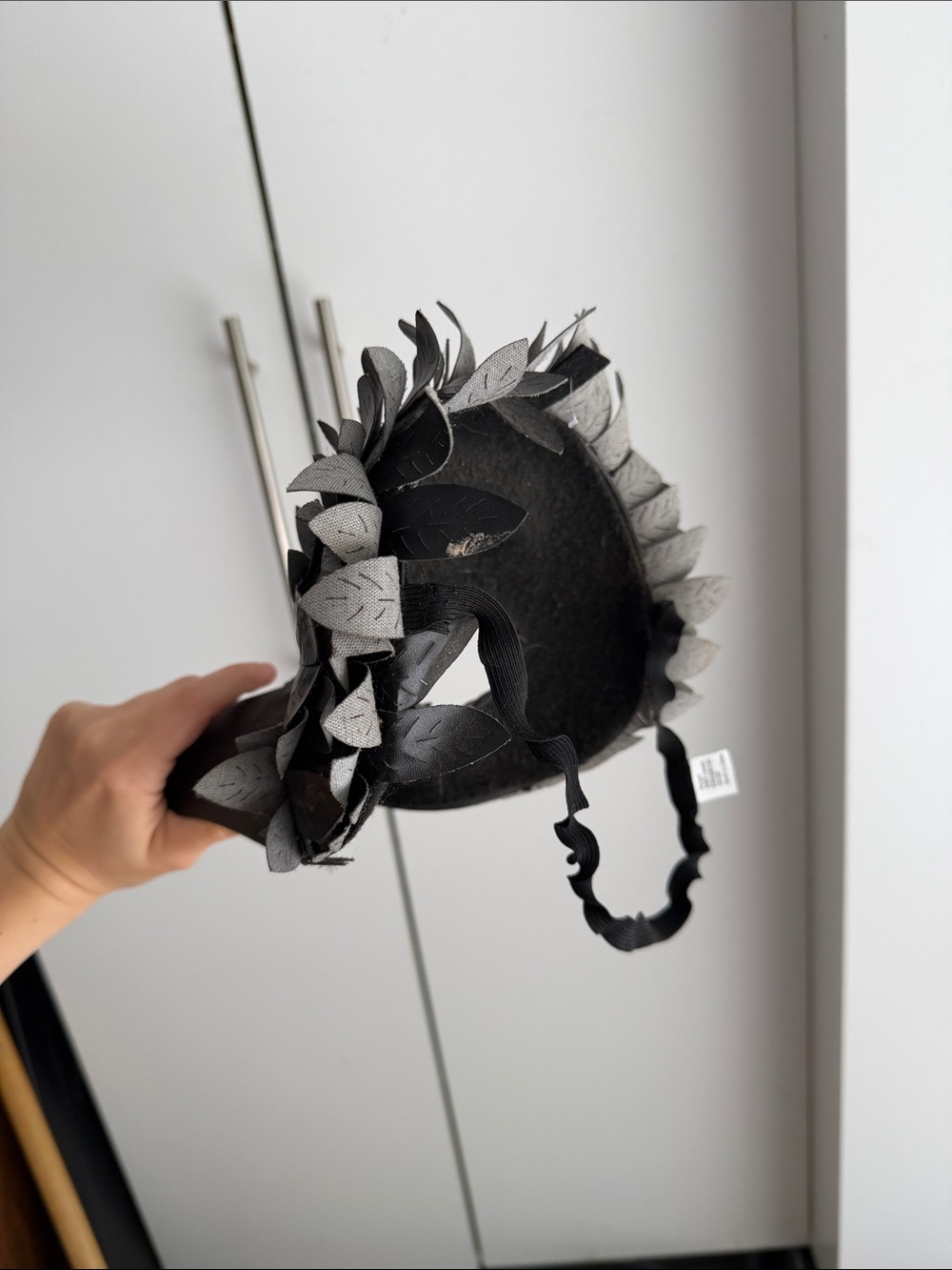 Feathered Black Plague Doctor Mask - Gothic Halloween Costume - Picture 4 of 4
